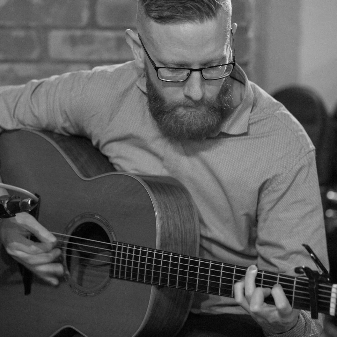 Pádraig Ó Dubhghaill - Irish Guitar player